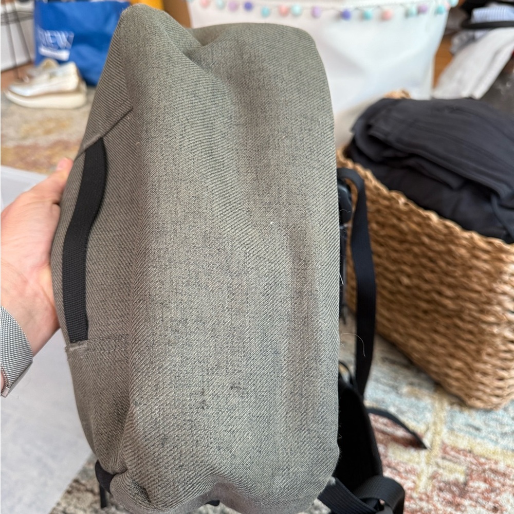 Timbuk2 Gray Backpack Bottle Opener Padded Laptop Zipper Pockets Good Condition - Picture 10 of 10
